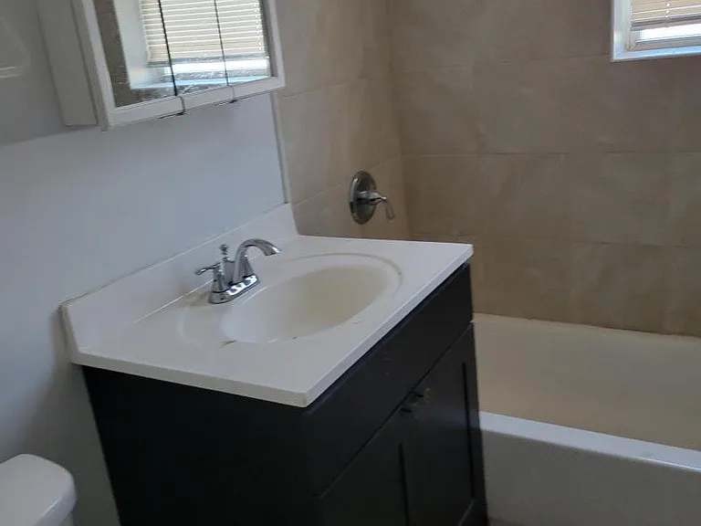 6813 S Harper Ave #2 — Photo 2