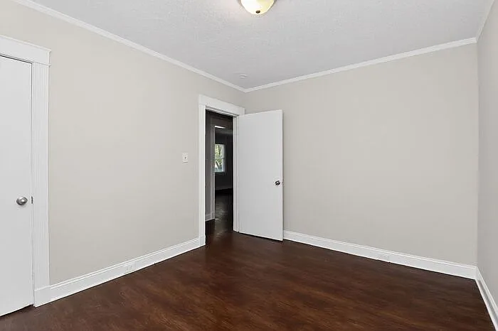 420 Plymouth Ave — Photo 28