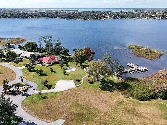 5th image of 20 Meadowlake Cir N