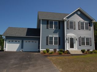 37 Brookview Dr, Hooksett, NH 03106