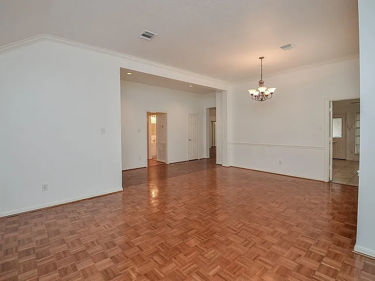 1631 Berkoff Dr — Photo 5