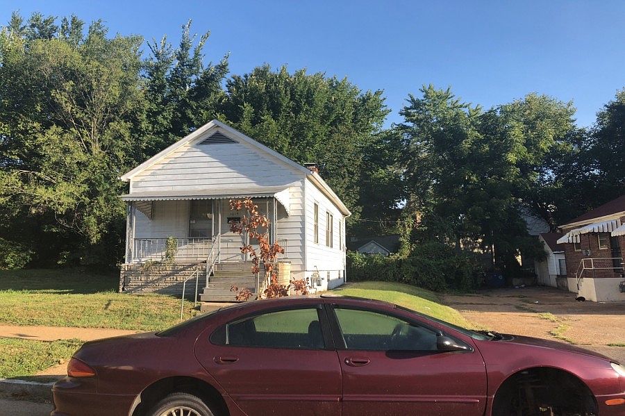 2nd image of 1015 Sells Ave