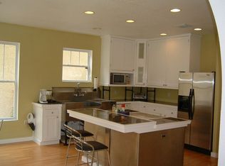 522 Duque Rd, Lutz, FL 33549