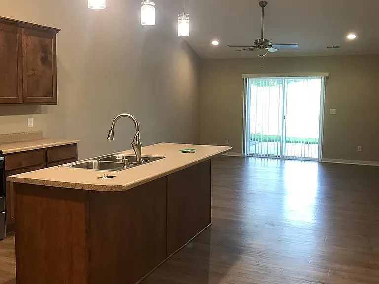 1070 Augusta Dr #1070 — Photo 4