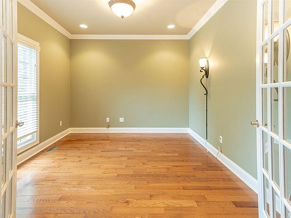4th image of 371 Eagle Lake Dr