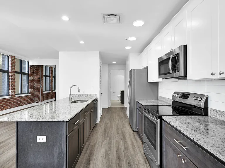 The Residences at Barnett — Photo 19