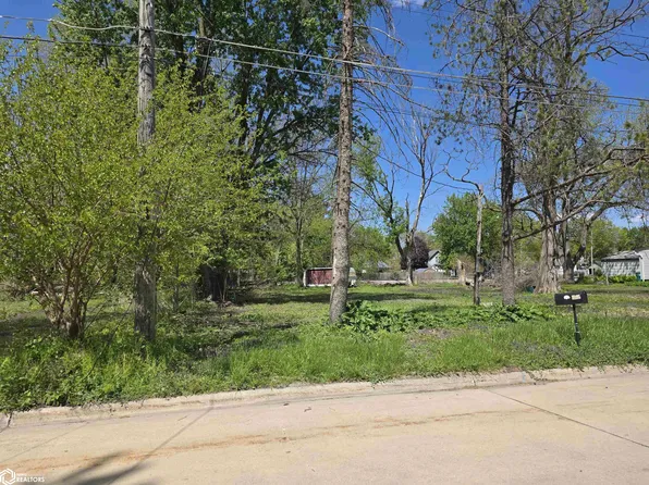1013 Clark St, Webster City, IA 50595