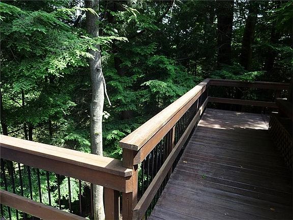 5th image of 417 Edgewood Dr