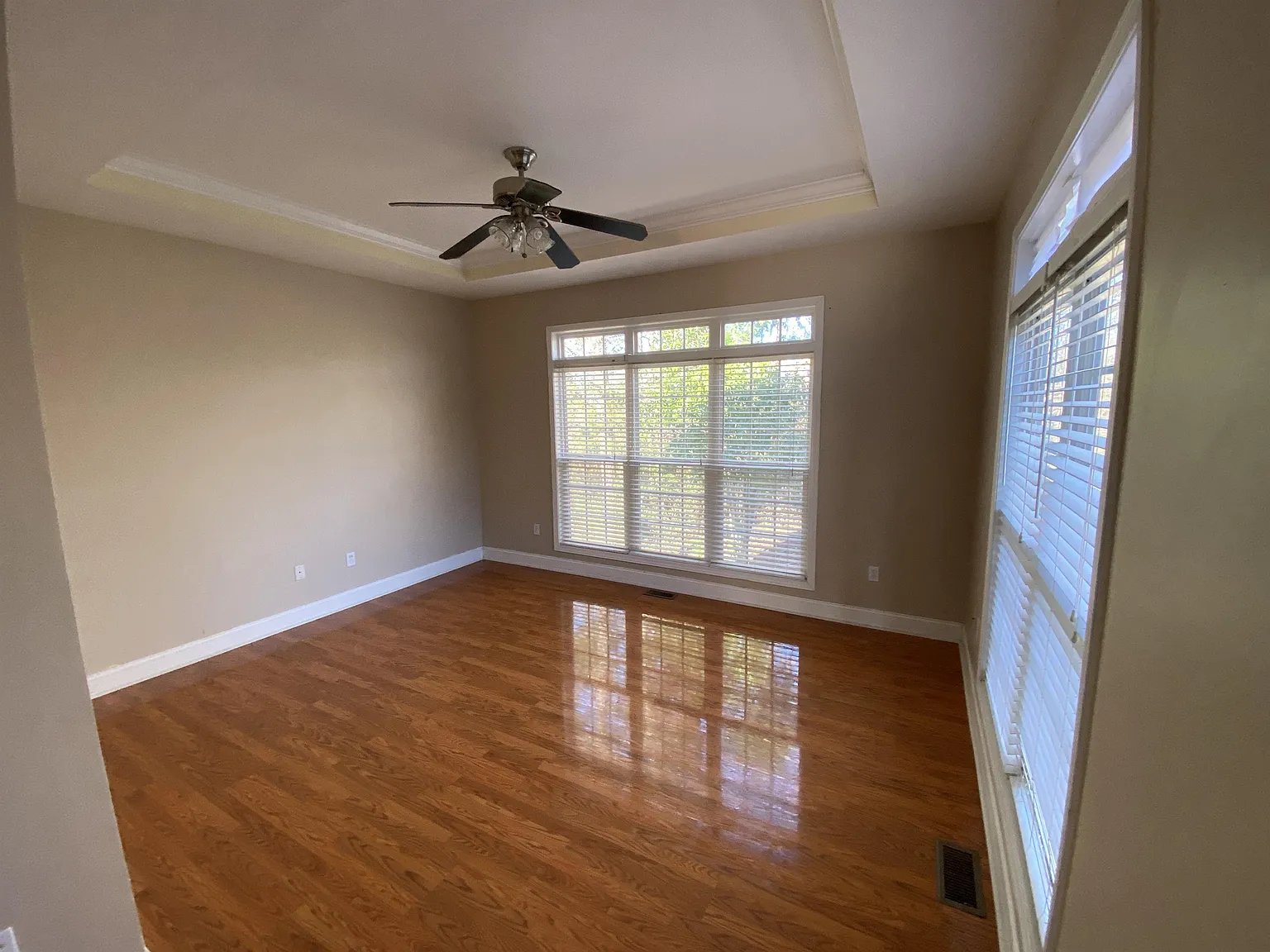 208 Summergrass Drive - 1 — Photo 4