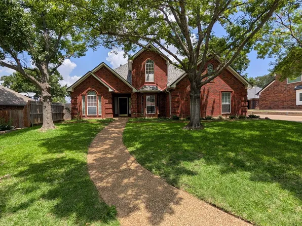 7525 Brentwood Ct, North Richland Hills, TX 76182
