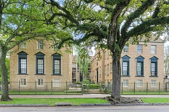 3300 Saint Charles Ave #27 — Photo 22