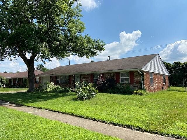 1st image of 2322 Broadmoor Dr