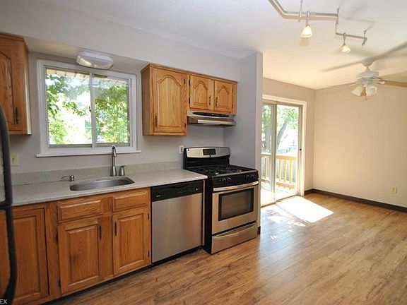 4th image of 749 W Shore Blvd