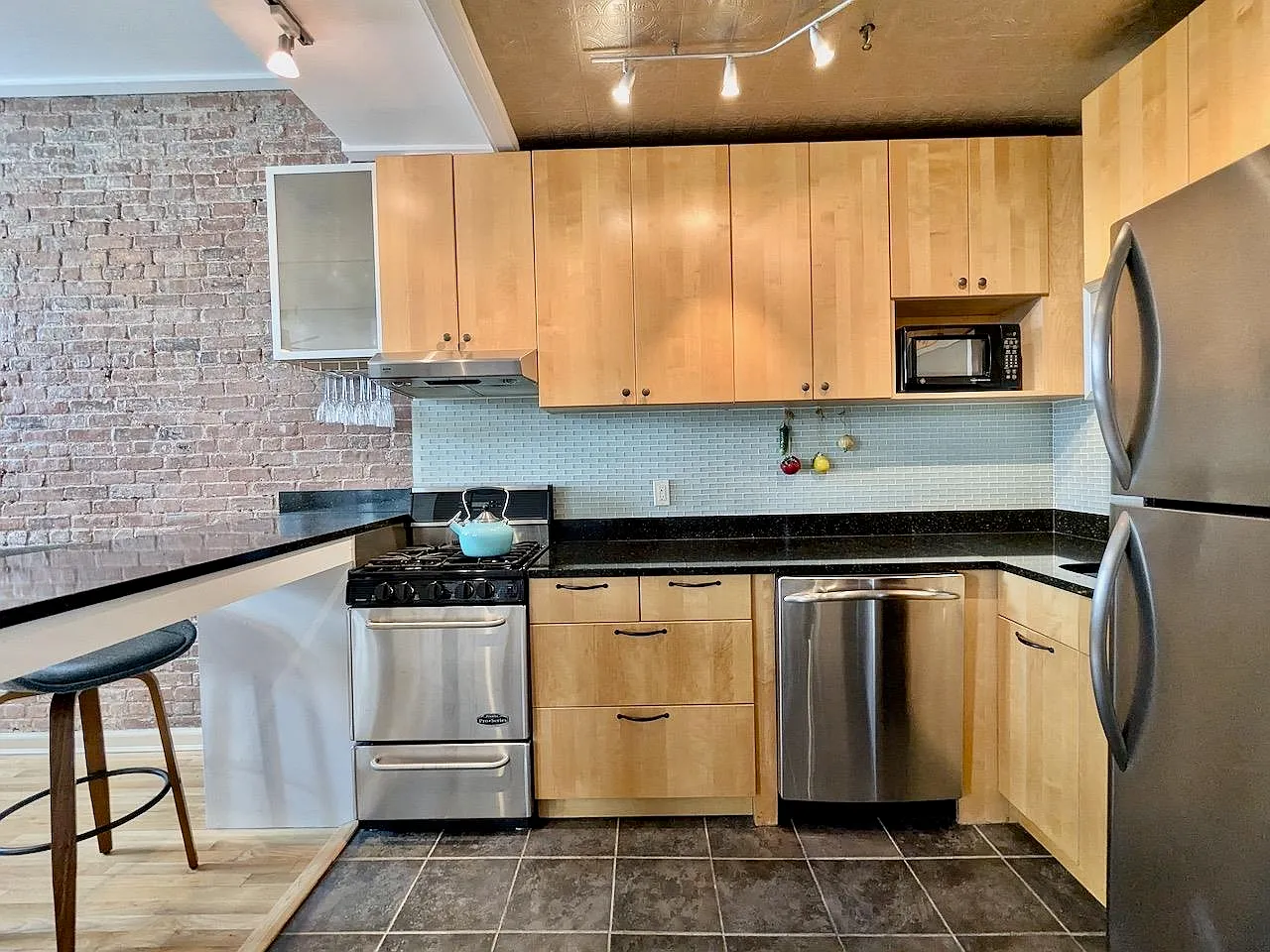 1 bed, 1.0 bath, 600 sqft, $2,995 — Photo 2