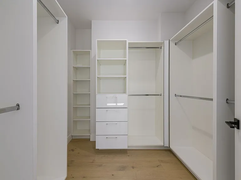 741 N Gramercy Pl — Photo 19