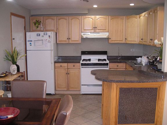 4th image of 8916 Kenneth Dr #106F
