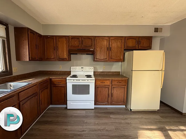 540 E State St #1 — Photo 6