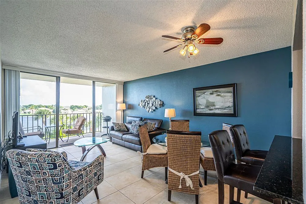 1 bed, 1.5 bath, 769 sqft, $2,100 — Photo 2