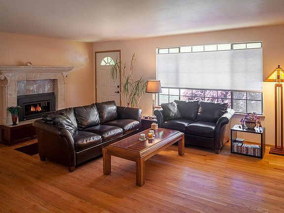 4th image of 4905 Vista Pl