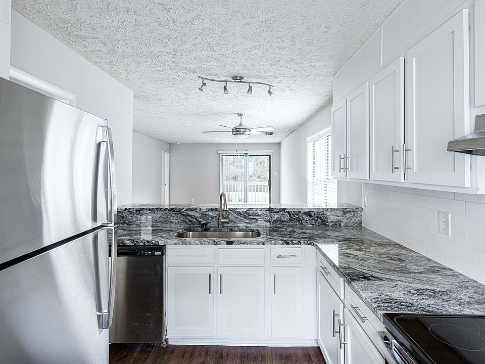 1st image of 1000 Riverbank Dr #129