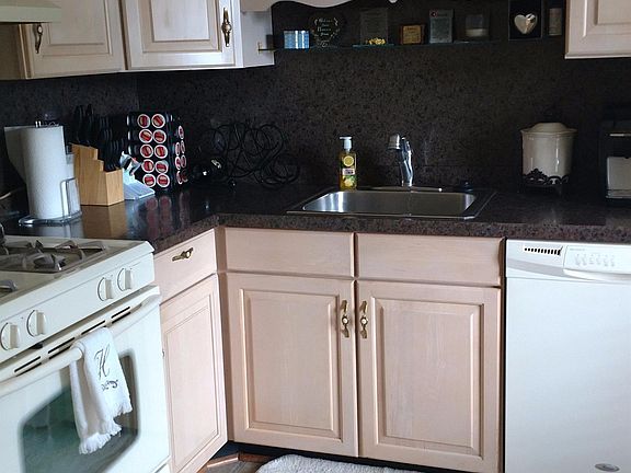 5th image of 1405 Wexford Dr