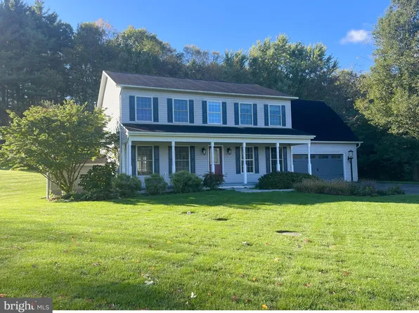 90 Sky Harbor Dr, Port Matilda, PA 16870