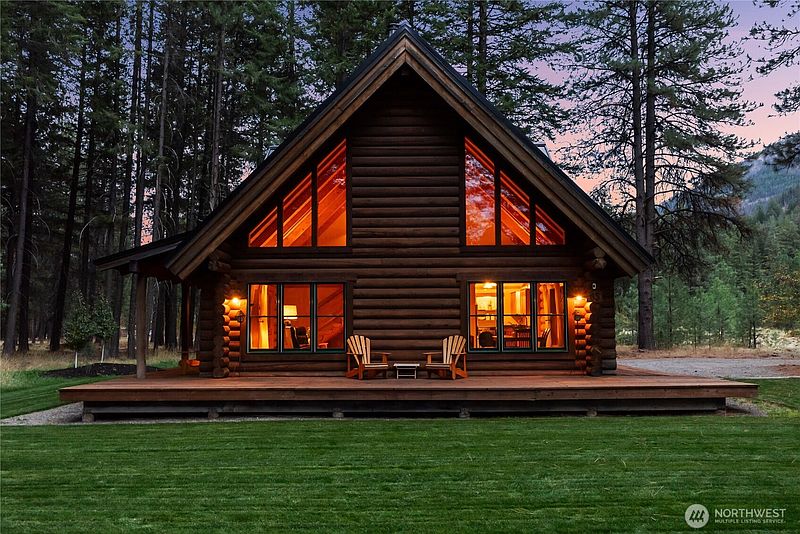 2nd image of 65 Mazama Pines Lane
