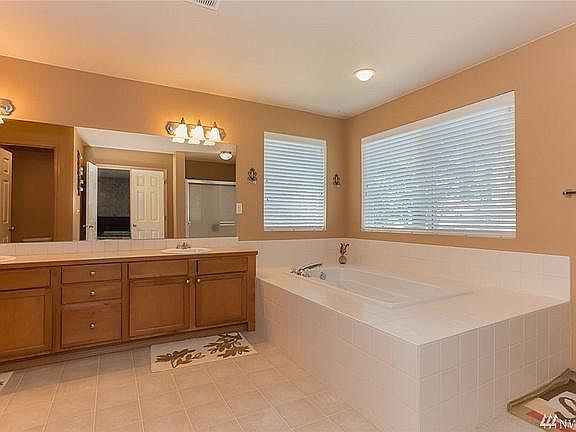 4th image of 19002 23rd Avenue Ct E