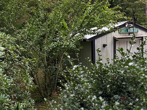 3rd image of 6842 Maple Ln