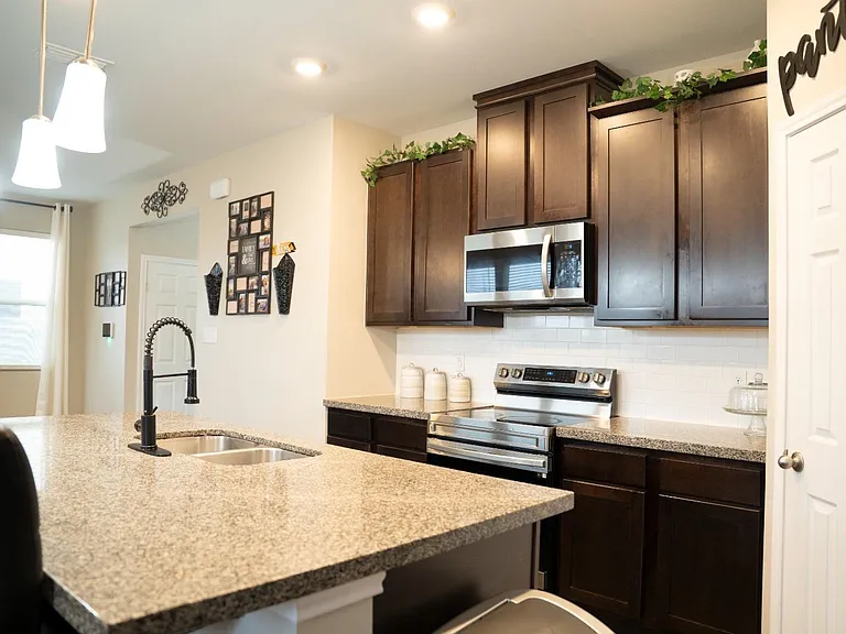 4207 Lorisa Dr — Photo 10