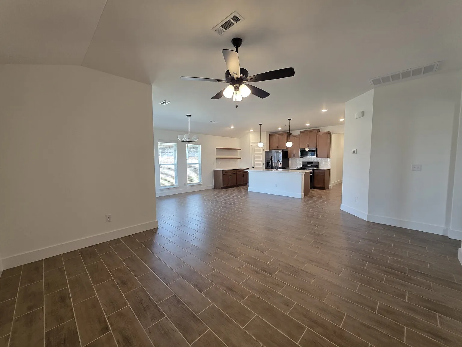 4 bed, 2.0 bath, $1,995 — Photo 4