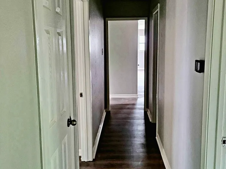 4400 Hodgkins Rd — Photo 3
