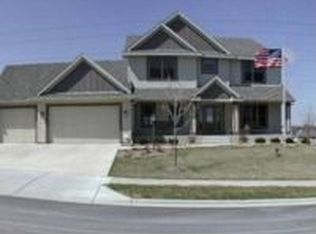 6716 Highland Hills Ln S, Cottage Grove, MN 55016