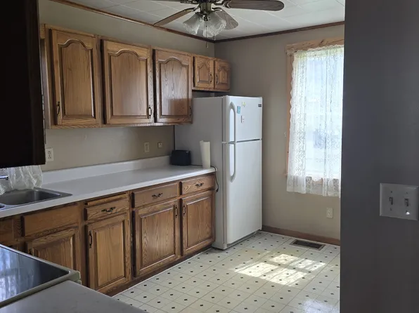 370 Clark St, Hooversville, PA 15936