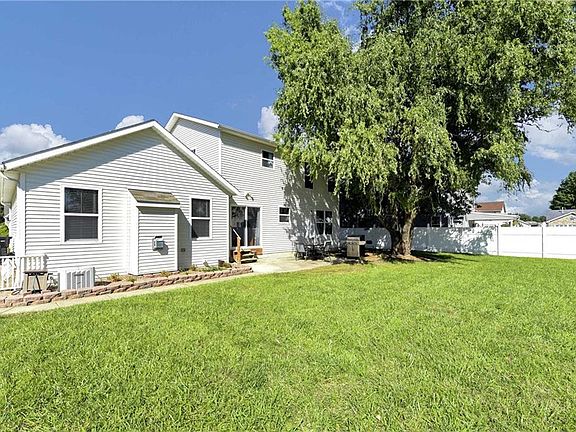 3rd image of 408 Alexis Dr