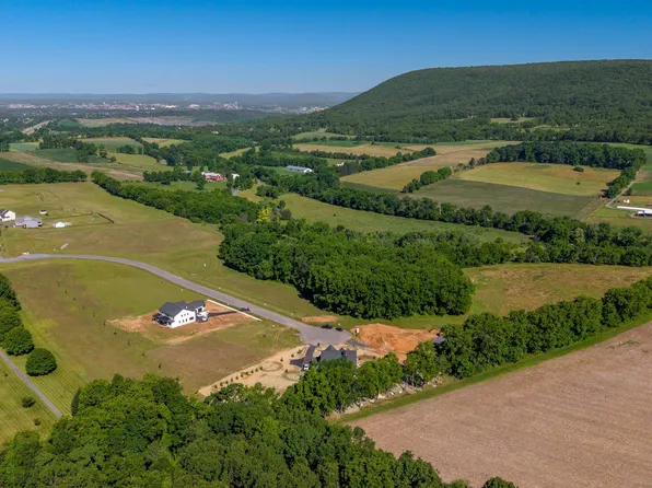 655 Montclair Ln, Boalsburg, PA 16827