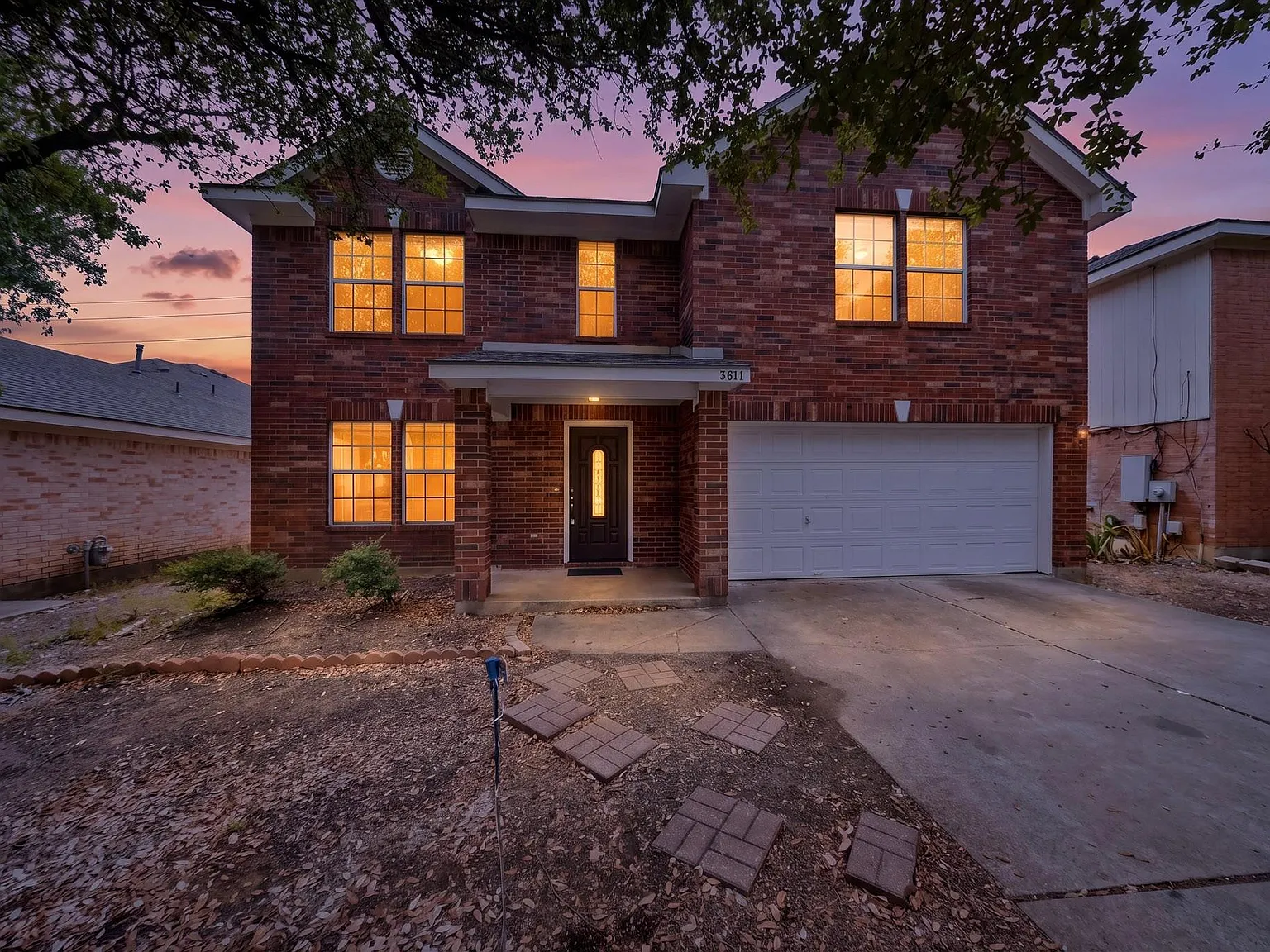 3 bed, 2.5 bath, 2793 sqft, $2,200 — Photo 1