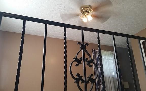 5th image of 125 Evergreen Ln