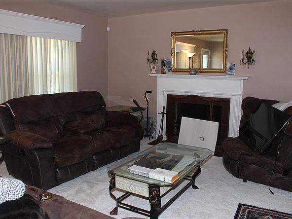 2nd image of 3509 Forest Manor Ave NE