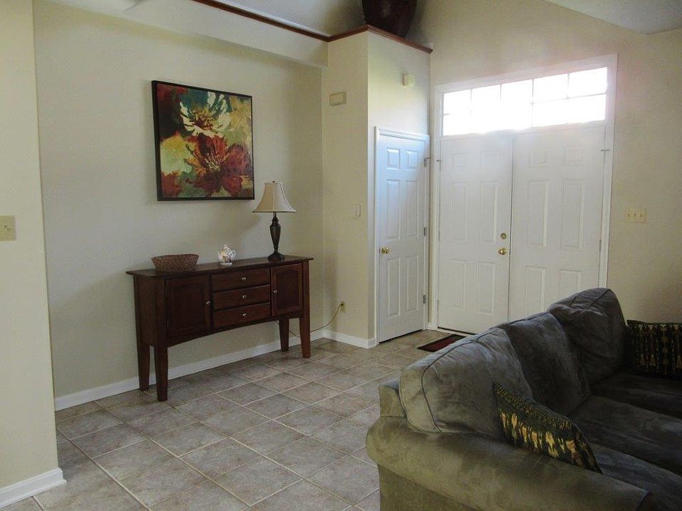 Entry /Foyer