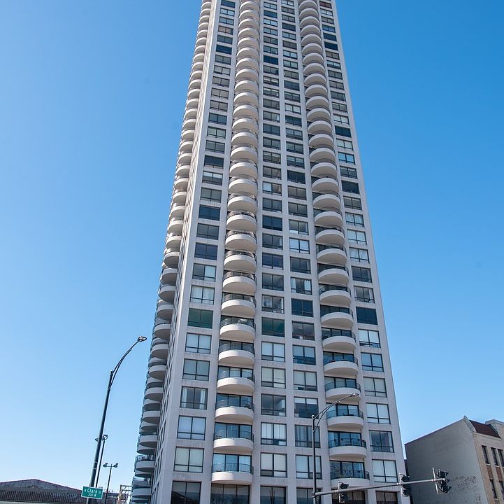 1st image of 2020 N Lincoln Park W APT 9D