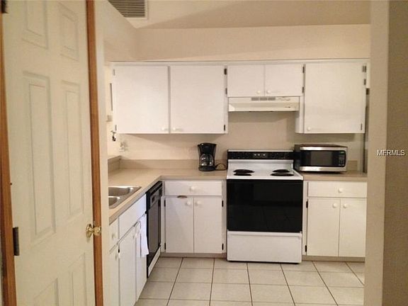 3rd image of 504 S Bloxam Ave