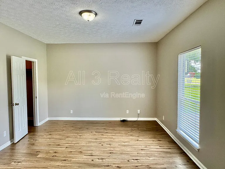1520 Hogan Rd — Photo 17