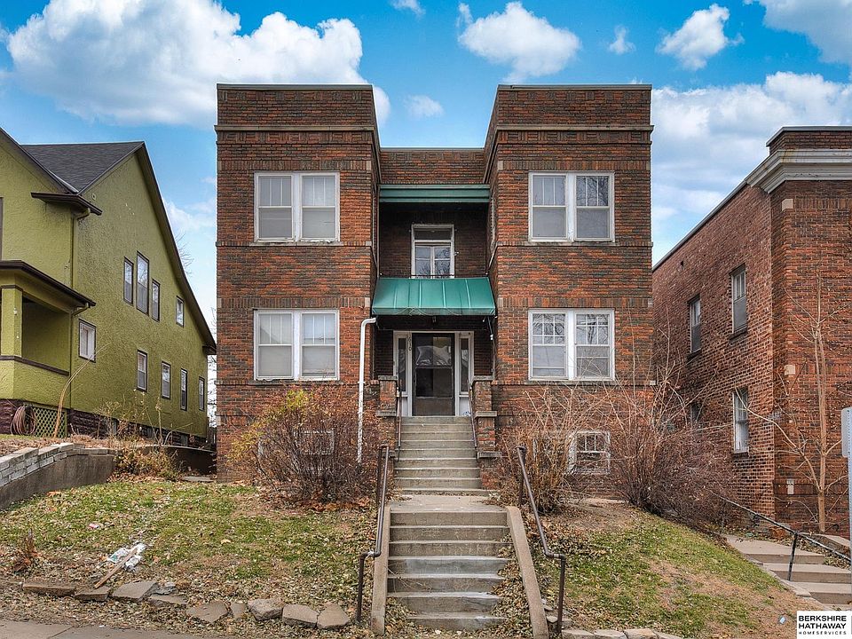 1st image of 608-610 S 32nd Ave