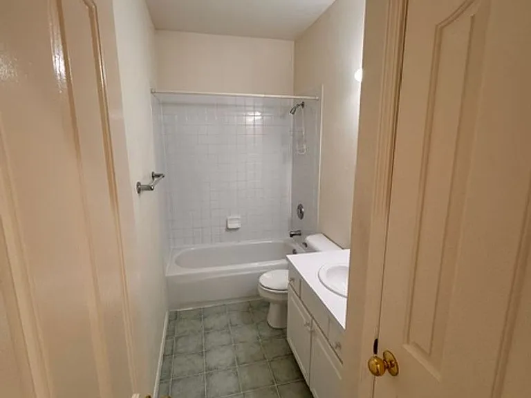10100 Zermatt Cir — Photo 28