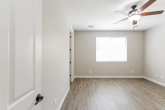 4813 W Leodra Ln — Photo 10