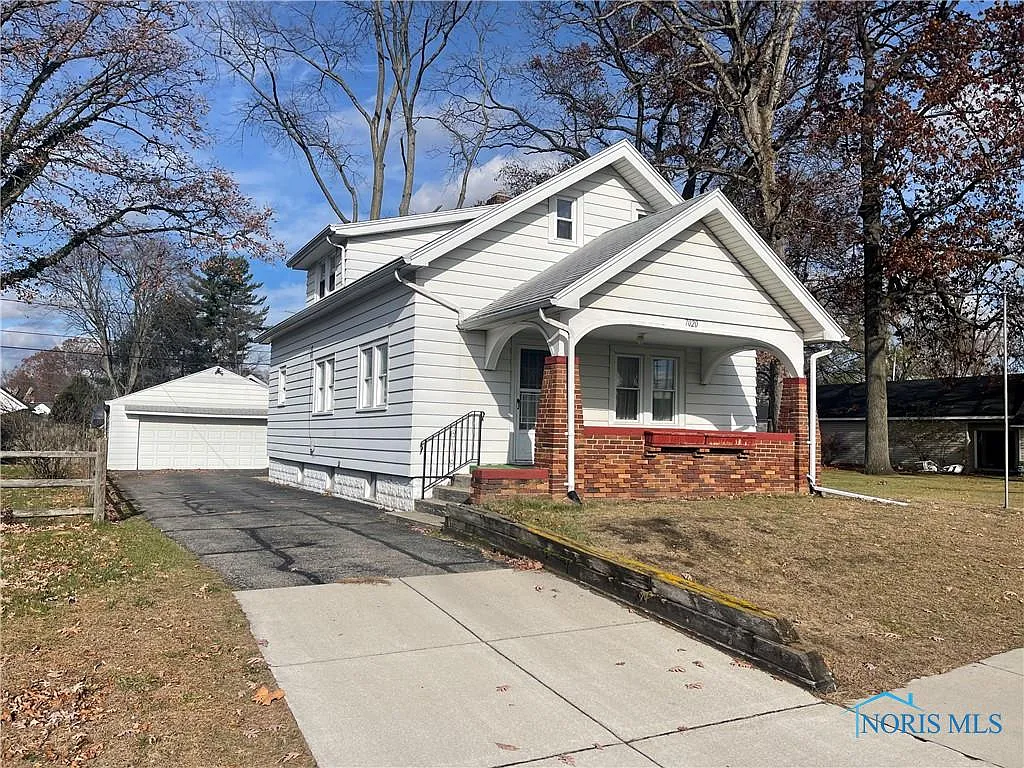 7020 Almaine Dr photo 1