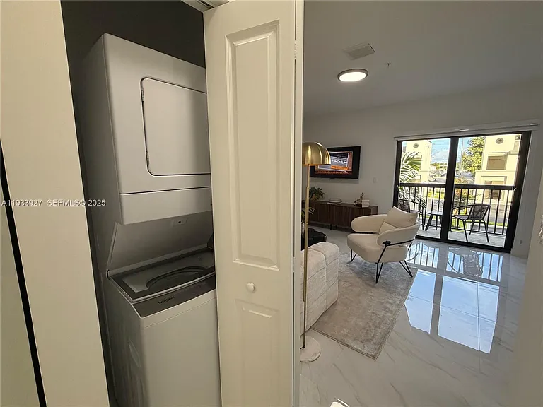 2308 E 4th Ave #205 — Photo 5