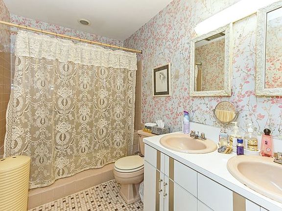 4th image of 55 Morris Dr