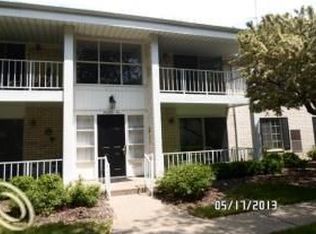 36030 Ann Arbor Trl, Livonia, MI 48150